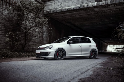 Volkswagen Golf / R / GTI