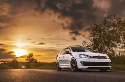 Volkswagen Golf / R / GTI