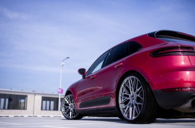 Porsche japan racing rim details