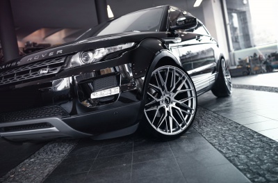 Land Rover japan racing wheels details