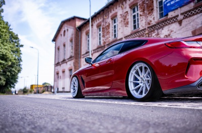 BMW 8 Series / M8