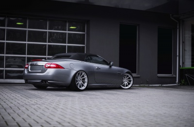 Jaguar XKR-S