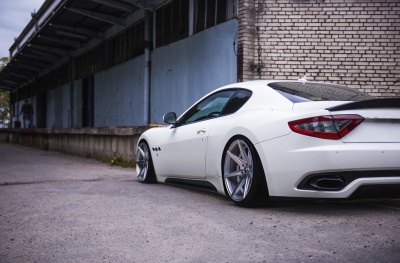 Maserati japan racing rim details