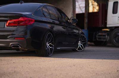 BMW Gloss Black Machined Face