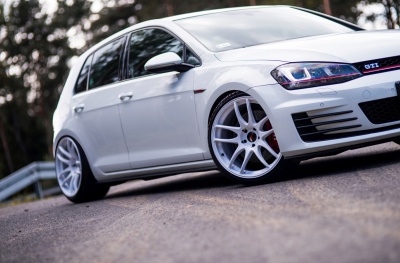 Volkswagen Golf / R / GTI