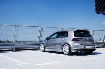 Volkswagen Golf / R / GTI