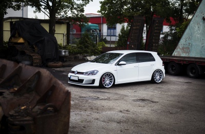 Volkswagen japan racing rim details