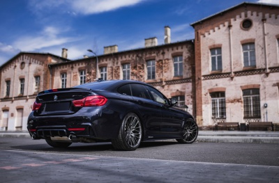 BMW 4 Series / M4