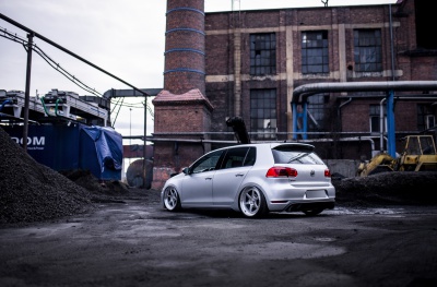 Volkswagen Golf / R / GTI