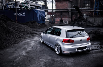 Volkswagen Golf / R / GTI