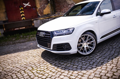 Audi Q7 / SQ7