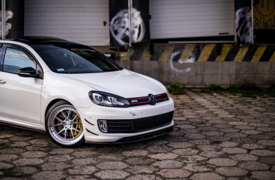 Volkswagen Golf / R / GTI