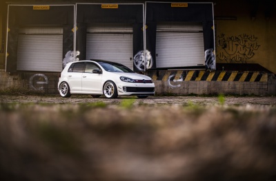 Volkswagen Golf / R / GTI