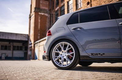 Volkswagen Golf / R / GTI