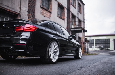 BMW Gloss White