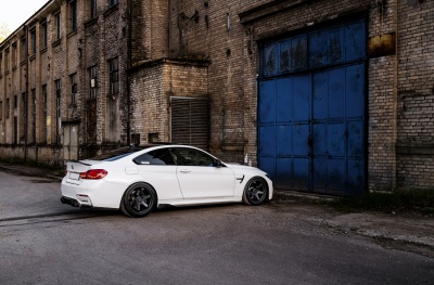 BMW 4 Series / M4