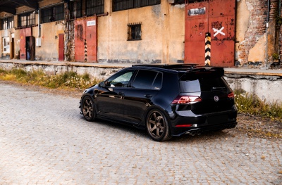 Volkswagen Golf / R / GTI