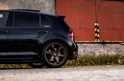 Volkswagen Golf / R / GTI