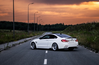 BMW 4 Series / M4