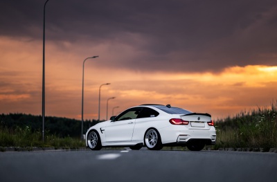 BMW 4 Series / M4