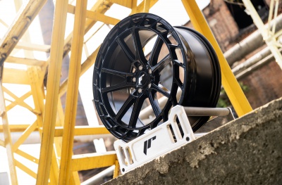 JR45 Glossy Black