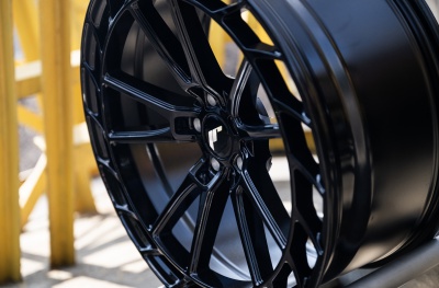 JR45 Glossy Black