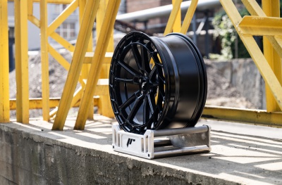 JR45 Glossy Black