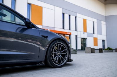Tesla japan racing wheels details
