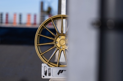 SL05 Gloss Gold
