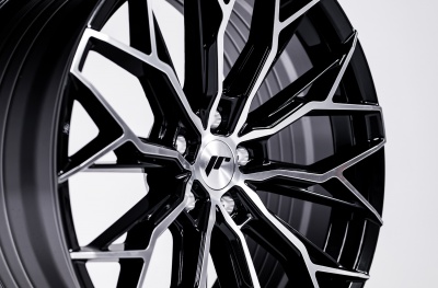 JR49 Black Machined Tinted Face