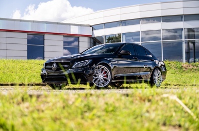 2025/06/08/650/41/Mercedes_Benz_C63Sm.jpg