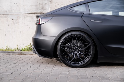Tesla japan racing wheels details
