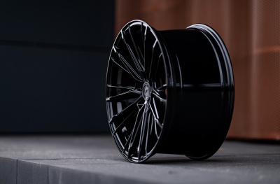JR52 Glossy Black