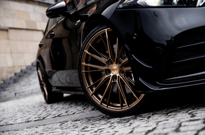 Mercedes-Benz Platinum Bronze