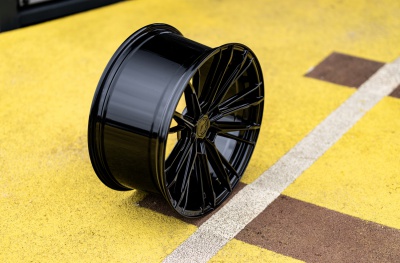 JR52 Glossy Black