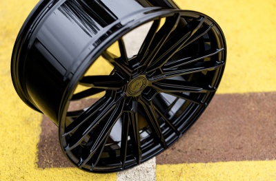 JR52 Glossy Black
