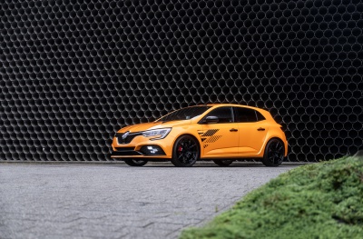 Renault Glossy Black